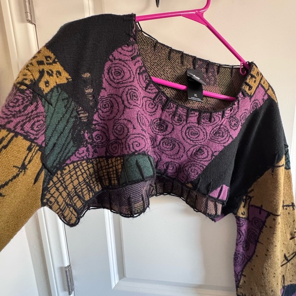 Her Universe NBC Sally Patchwork Crop Top - Picture 3 of 4